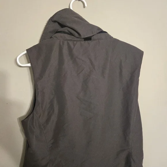 Volcom Women's Longhorn Insulated Black Sleeveless Snowboard Vest Winter Small - Picture 7 of 9